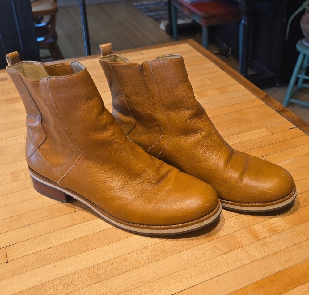Women's 12 Tan Leather Boots